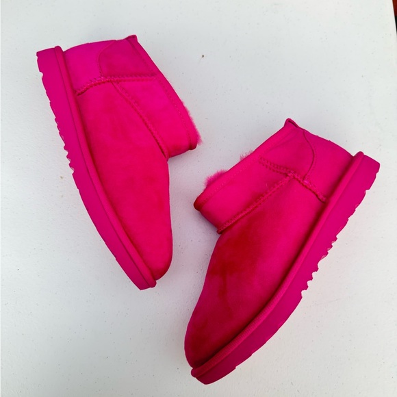 UGG Pink Ankle Boots Size 5 NWB - Picture 2 of 7
